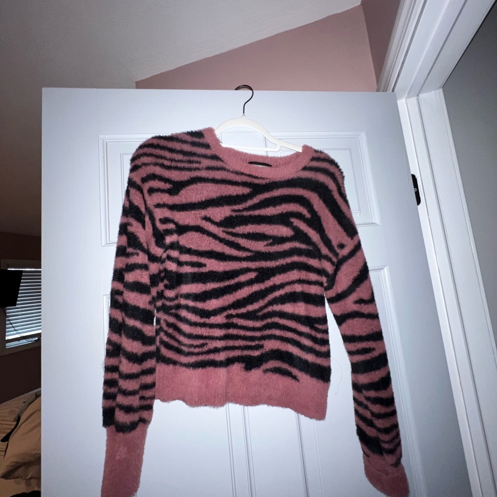 Fuzzy comfy sweater